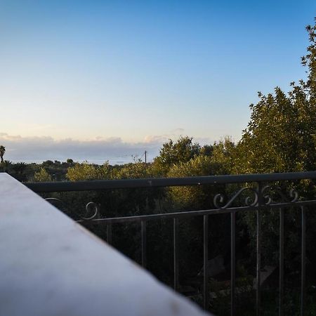 Amber Seaview Villa By The Olive Groves 칼라마타 외부 사진