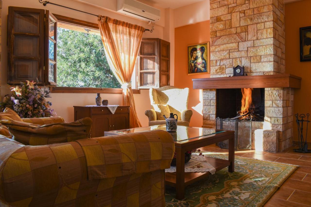 Amber Seaview Villa By The Olive Groves 칼라마타 외부 사진