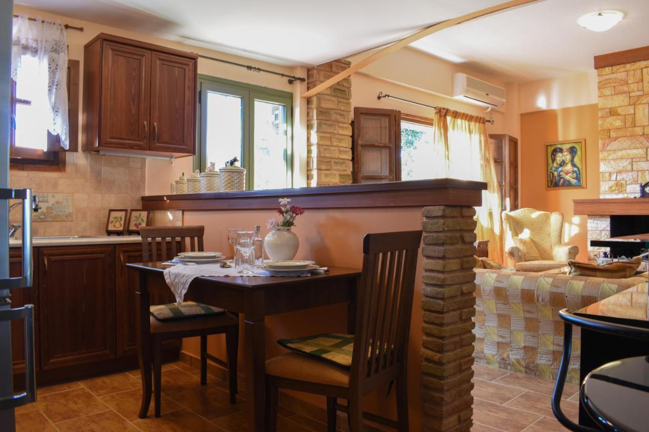 Amber Seaview Villa By The Olive Groves 칼라마타 외부 사진