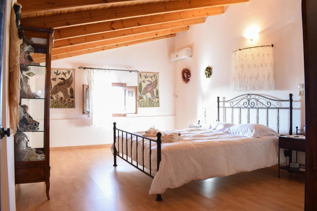 Amber Seaview Villa By The Olive Groves 칼라마타 외부 사진