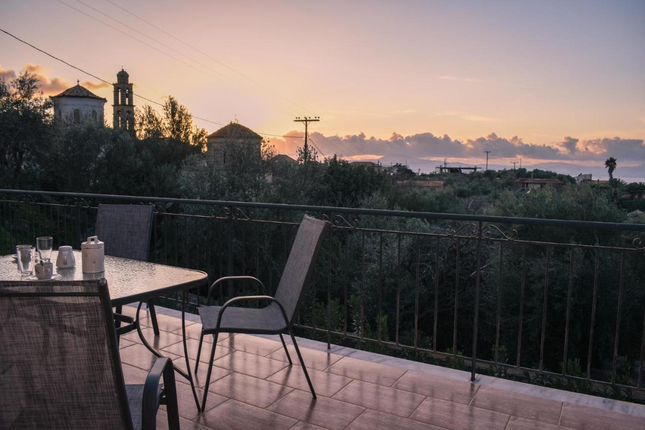Amber Seaview Villa By The Olive Groves 칼라마타 외부 사진