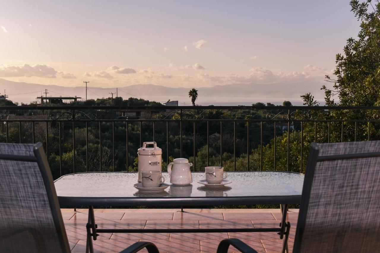Amber Seaview Villa By The Olive Groves 칼라마타 외부 사진