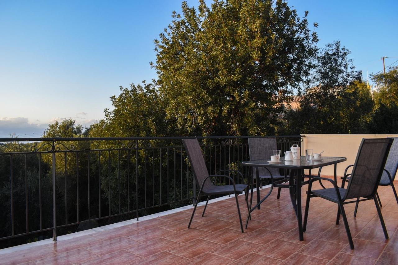 Amber Seaview Villa By The Olive Groves 칼라마타 외부 사진